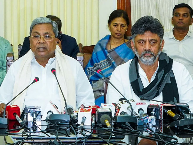 Siddaramaiah-vs-Shivakumar-260725.jpg