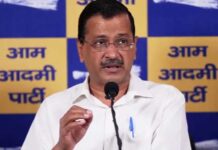 मेटा पर घमासान के बीच केजरीवाल का मोदी पर वार, बोले- खुद को बचा रहे