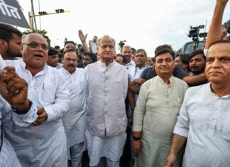 कांग्रेस की मुश्किलें बढ़ीं, पंजाब के बाद राजस्थान में भी अंदरूनी कलह के संकेत Ashok ghloat