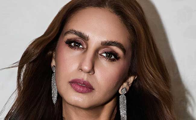 huma-qureshi-050726.jpg