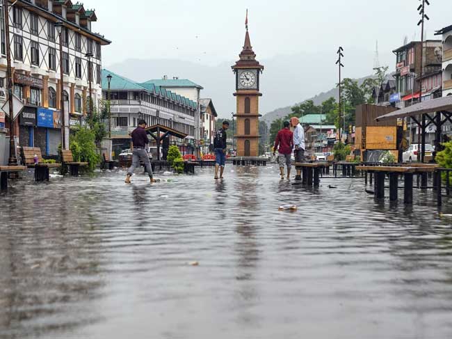 j&k-floods-srinagar-lal-chowk