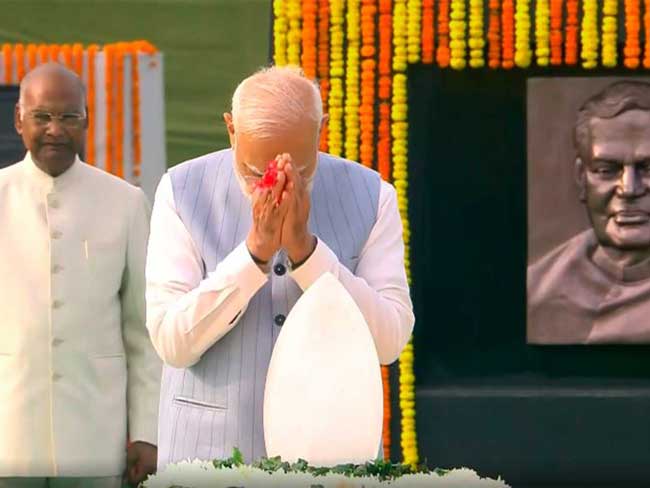 PM-Modi-pays-floral-tribute-to-Atal-Bihari-Vajpayee PM Modi pays floral tribute to Atal Bihari Vajpayee