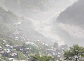नेपाल में अचानक आई भीषण बाढ़ से तबाही, कई हाइड्रोपावर प्रोजेक्ट बह गए Sudden Flash Floods Ravage Nepal