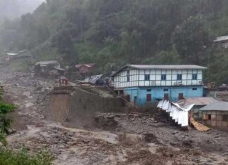 अरुणाचल में बारिश का कहर: बाढ़ में पांच जवान लापता, भूस्खलन में चार की मौत Floods in arunachal pradesh