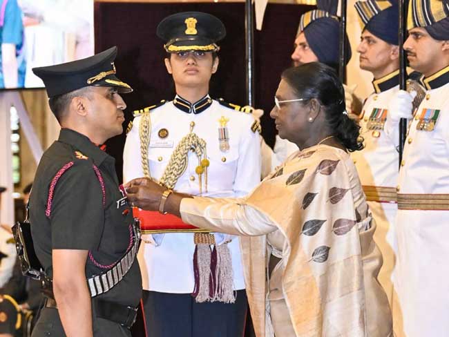 gallantry-awards-for-78-armed-forces-personnel Gallantry awards for 78 armed forces personnel