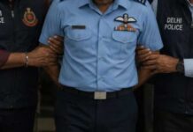 हनी ट्रैप के जरिए रक्षा जानकारी लीक करने का आरोप, वायुसेना का विंग कमांडर गिरफ्तार Iaf wing commander sent sensitive informations to pakistani handlers