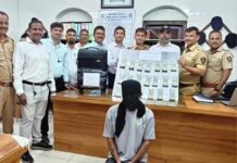 1.20 करोड़ की चोरी: कर्मचारी ने कैश से भरा सूटकेस बदलकर उसमें भर दिए गत्ते Mumbai jewelry shop employee stole rs 1 20 crore in cash replacing money in suitcase with cardboard