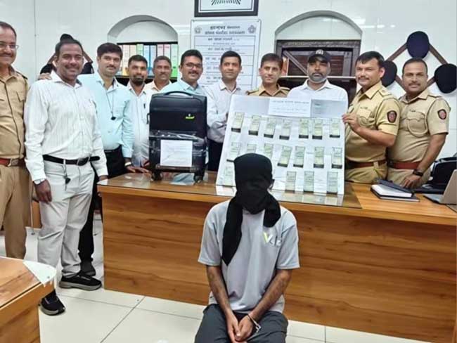 mumbai-jewelry-shop-employee-stole-rs-1-20-crore-in-cash-replacing-money-in-suitcase-with-cardboard Mumbai jewelry shop employee stole rs 1 20 crore in cash replacing money in suitcase with cardboard