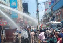 पटना में छात्र आंदोलन ने पकड़ा तूल, लाठीचार्ज के साथ वाटर कैनन का इस्तेमाल Patna students protest