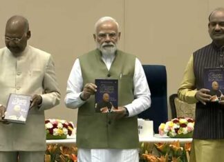 ‘मेरे संघर्ष, गणराज्य की जीत’, पीएम मोदी ने जारी की रामनाथ कोविंद की आत्मकथा Pm modi released the autobiography of former president ramnath kovind