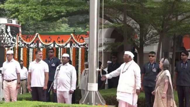 sonia-and-kharge-disrespect-vande-mataram Sonia and kharge disrespect vande mataram