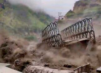 उत्तराखंड में भारी बारिश का कहर, 11 जिलों में अलर्ट; बाढ़ और भूस्खलन का खतरा Uttarakhand weather 11 aug flash flood