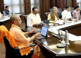 रक्षाबंधन पर यूपी की महिलाओं को बड़ा तोहफा, 60 साल से अधिक उम्र पर आजीवन मुफ्त बस यात्रा Yogi meeting