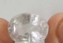 पार्टनर से रोज़ हो रहे हैं कलेश? सफेद पुखराज ला सकता है रिश्ते में मिठास White Topaz