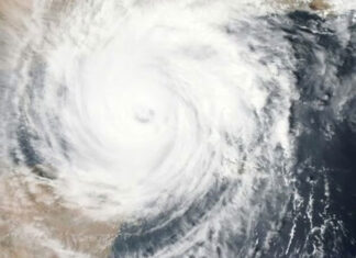 समुद्र में बढ़ी हलचल, बंगाल की खाड़ी में गहरा दबाव; चक्रवात की आशंका Cyclones in