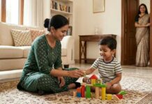 बच्चे की देखभाल के लिए नैनी रख रहे हैं? पहले पूछें ये जरूरी सवाल Kid play education at home