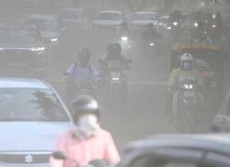 दिल्ली में प्रदूषण से जंग: पार्किंग महंगी, दफ्तरों में 50% वर्क फ्रॉम होम Pollution delhi