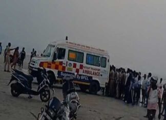 रायगढ़ में दर्दनाक हादसा, समुद्र में डूबने से पुणे के 8 छात्रों की मौत 8 students drown during pune coaching class trip to raigad beach