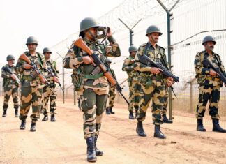 भारत-पाक सीमा पर बीएसएफ की कार्रवाई, पाकिस्तानी घुसपैठिए मारे गए BSF at loc