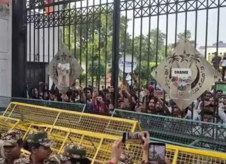 जामिया में फिर भड़का तनाव, छात्रसंघ चुनाव की मांग पर छात्रों और पुलिस में झड़प Jamia millia islamia student strike clashes between police and students