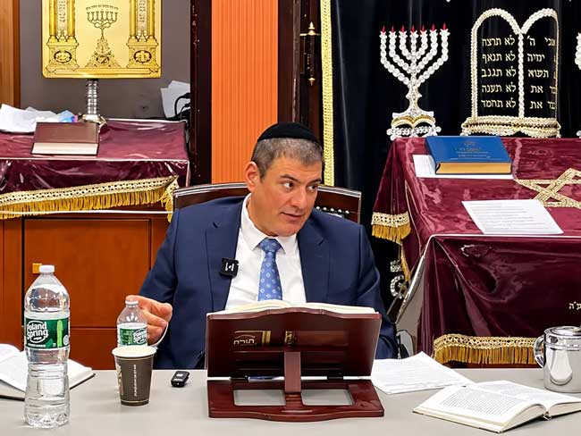 rabbi-yossi-mizrachi-mocks-hindus-cow-worship Rabbi yossi mizrachi mocks hindus cow worship